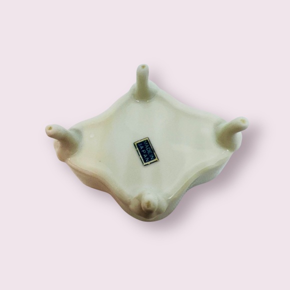 Trinket Keepsake Jewelry or Gift Box Footed Yellow Floral Porcelain Gold Edged - Picture 5 of 11